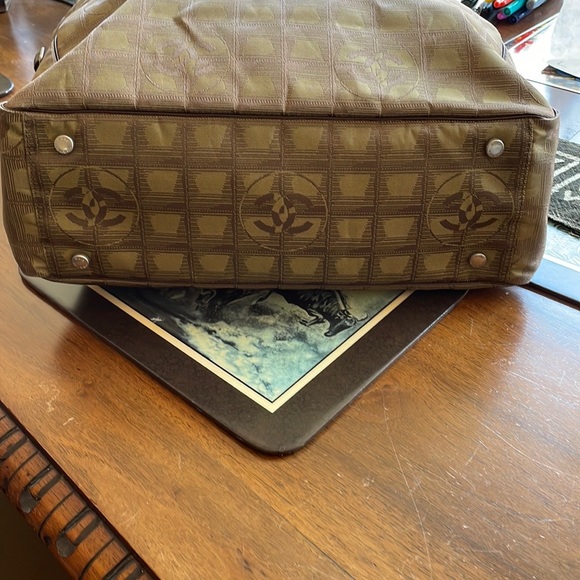 Stunning Chanel Tote Bag Leather and Nylon - Picture 7 of 13